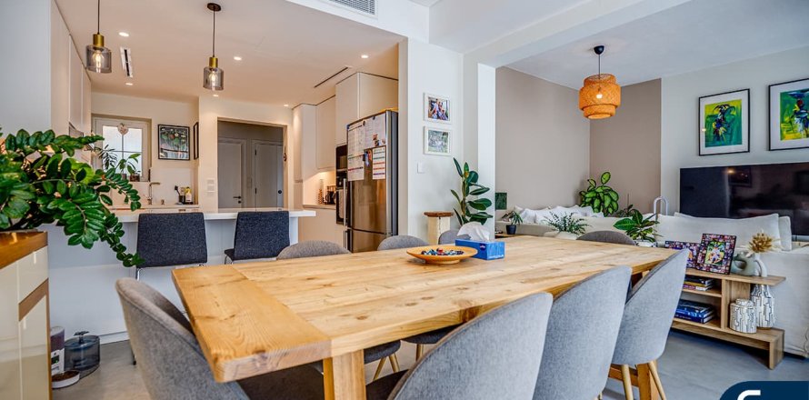 Villa à Dubai, 4 chambres, 244 m², № 75667