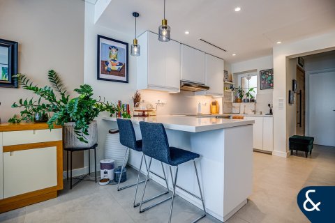 Villa à Dubai, 4 chambres, 244 m², № 75667 - photo 2