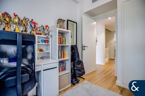 Villa à Dubai, 4 chambres, 244 m², № 75667 - photo 17