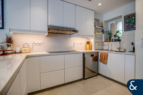 Villa à Dubai, 4 chambres, 244 m², № 75667 - photo 7