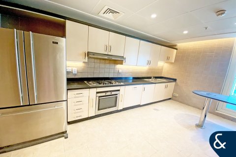 Apartment in Dubai Marina, Dubai 4 bedrooms, 285 sq.m. № 75661 - photo 6