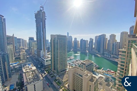Apartment in Dubai Marina, Dubai 4 bedrooms, 285 sq.m. № 75661 - photo 1