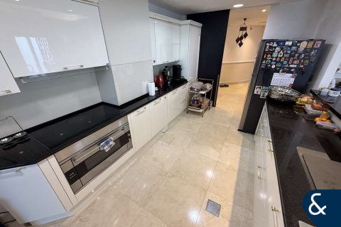 Купить квартиру в Дубай Марине, Дубай: 4 спальни, 242м², № 88931 - фото 9