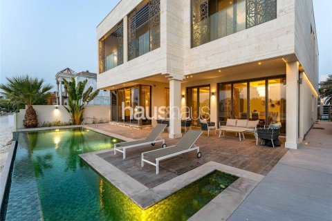 Купить виллу в Garden Homes, Пальма Джумейра, Дубай: 5 спален, 505м², № 44211 - фото 1