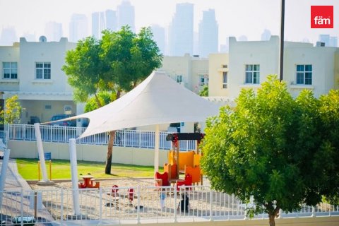 Adosado en Dubai, 3 dormitorios, 295.4 m², № 118988 - foto 17