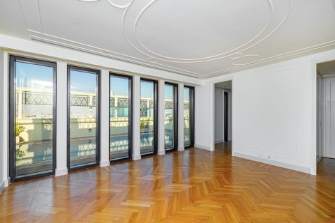 Penthouse in Bur Dubai, Dubai 5 bedrooms, 1207.04 sq.m. № 52866 - photo 27