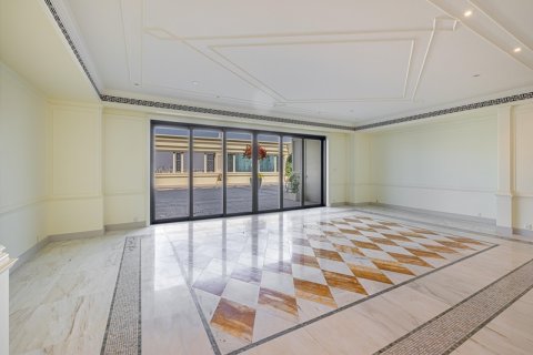 Penthouse in Bur Dubai, Dubai 5 bedrooms, 1207.04 sq.m. № 52866 - photo 3