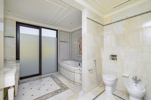 Penthouse in Bur Dubai, Dubai 5 bedrooms, 1207.04 sq.m. № 52866 - photo 14