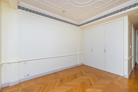 Penthouse in Bur Dubai, Dubai 5 bedrooms, 1207.04 sq.m. № 52866 - photo 17