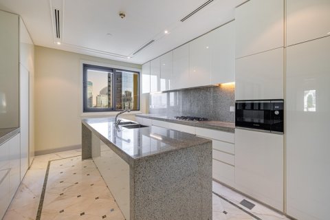 Penthouse in Bur Dubai, Dubai 5 bedrooms, 1207.04 sq.m. № 52866 - photo 7
