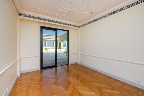 Penthouse in Bur Dubai, Dubai 5 bedrooms, 1207.04 sq.m. № 52866 - photo 16