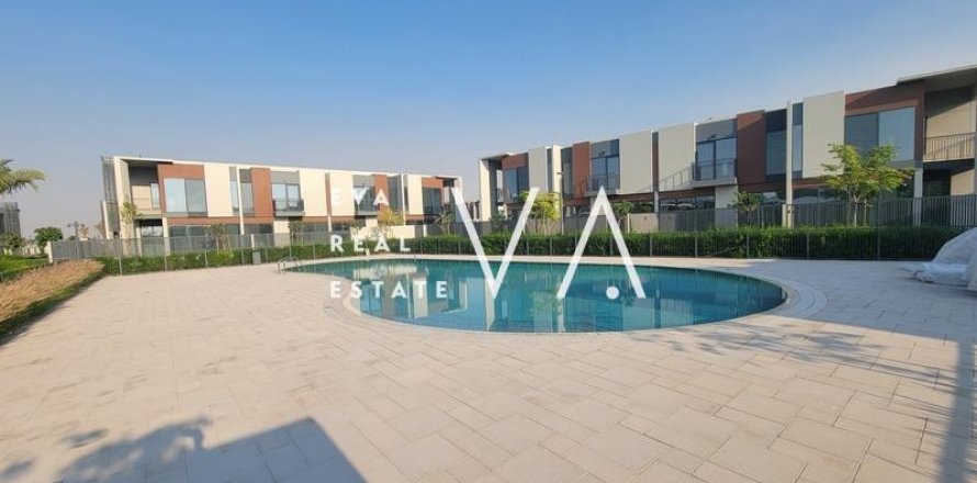 Townhouse in Dubai 4 bedrooms, 251.94 sq.m. № 52865