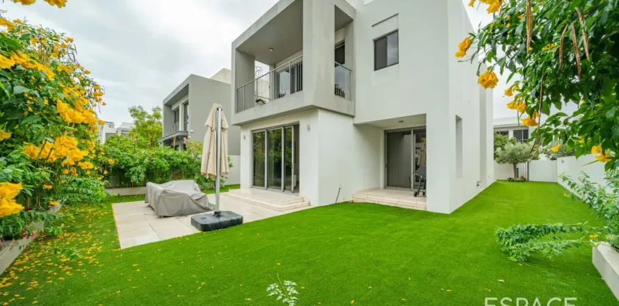 Villa in Dubai Hills Estate, Dubai 3 bedrooms, 296 sq.m. № 122820