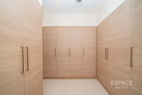 Villa in Dubai Hills Estate, Dubai 3 bedrooms, 296 sq.m. № 122820 - photo 10