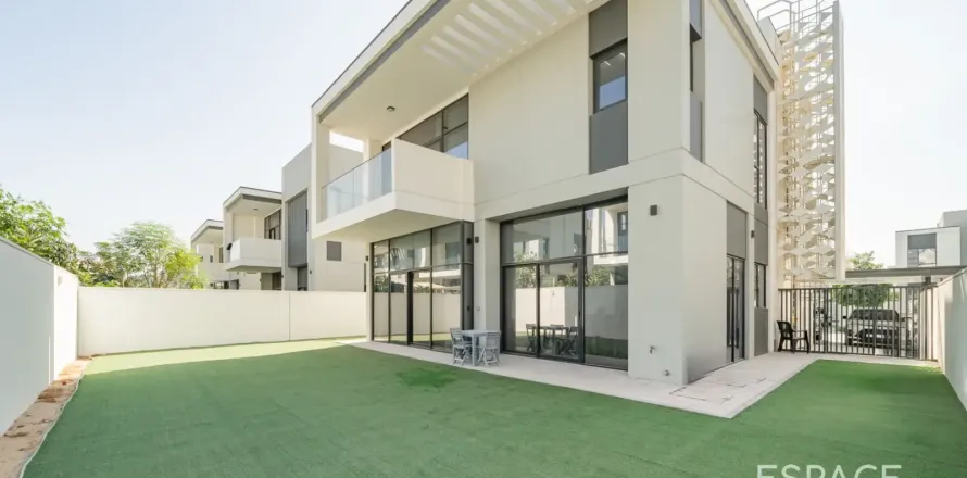 Villa in Al Furjan, Dubai 4 bedrooms, 331 sq.m. № 122825