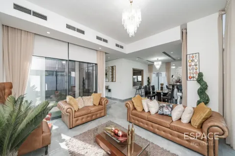 Villa in Al Furjan, Dubai 4 bedrooms, 331 sq.m. № 122825 - photo 2
