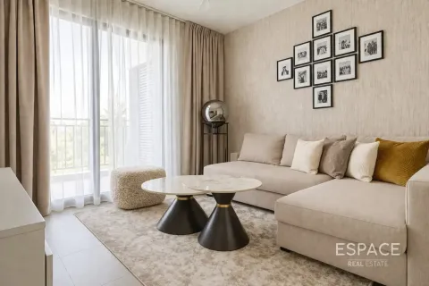 Villa in Dubai Hills Estate, Dubai 5 bedrooms, 251 sq.m. № 122821 - photo 6