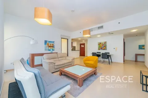 Apartment in Jumeirah Beach Residence, Dubai 1 bedroom, 111 sq.m. № 122819 - photo 3