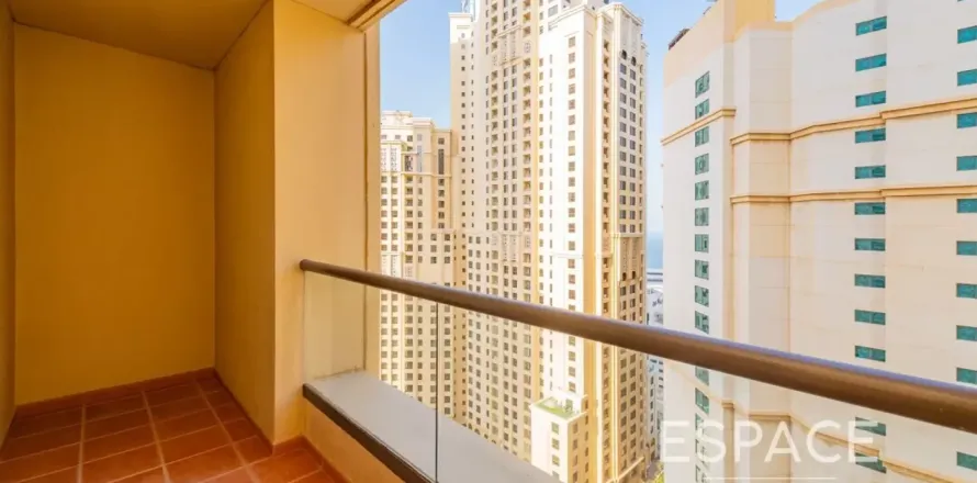 Apartment in Jumeirah Beach Residence, Dubai 1 bedroom, 111 sq.m. № 122818