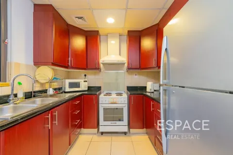 Apartment in Jumeirah Beach Residence, Dubai 1 bedroom, 111 sq.m. № 122818 - photo 7
