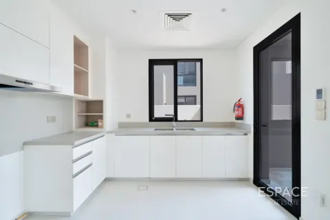 Villa en Jebel Ali, Dubai, 4 dormitorios, 376 m², № 122262 - foto 3