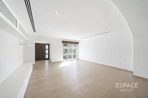 Villa en Meadows, Dubai, 4 dormitorios, 381 m², № 122256 - foto 12