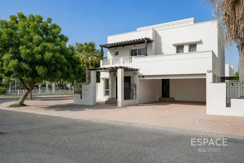 Villa en Meadows, Dubai, 4 dormitorios, 381 m², № 122256 - foto 15