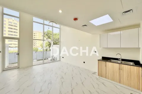 Adosado en Dubai Investment Park, Dubai, 4 dormitorios, 271 m², № 135305 - foto 6
