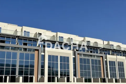 Adosado en Dubai Investment Park, Dubai, 4 dormitorios, 271 m², № 135305 - foto 2