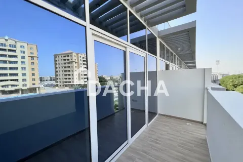 Adosado en Dubai Investment Park, Dubai, 4 dormitorios, 271 m², № 135305