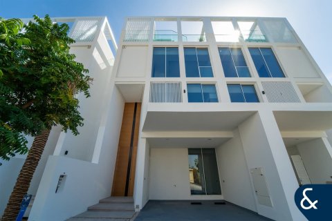 Adosado en Al Barari, Dubai, 4 dormitorios, 180 m², № 98867