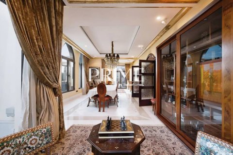 Villa en Palm Jumeirah, Dubai, 5 dormitorios, 1245 m², № 56778 - foto 3