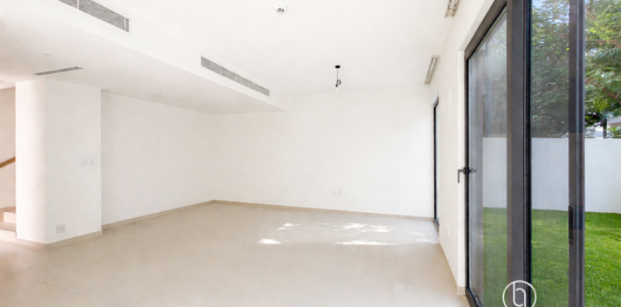 Villa in Tilal Al Ghaf, Dubai 3 bedrooms, 199 sq.m. № 96548