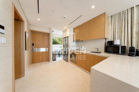 Apartment in The Palm Tower, Palm Jumeirah, Dubai 1 bedroom, 103.03 sq.m. № 136110 - photo 2