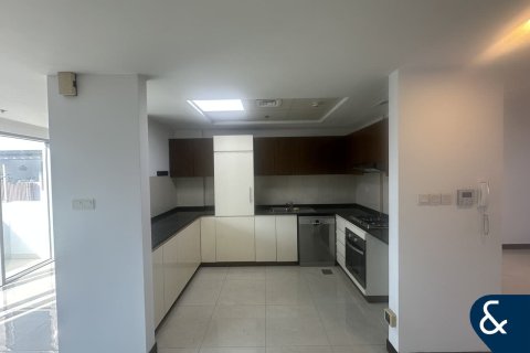 Купить квартиру в Джумейра Вилладж Серкл, Дубай: 2 спальни, 230м², № 88460 - фото 3