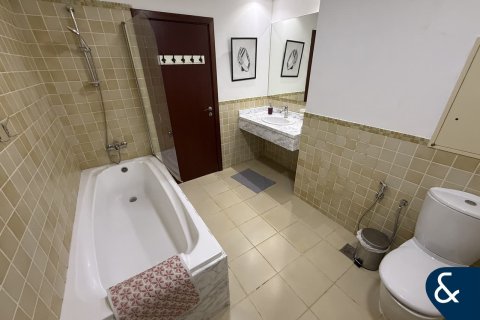 Apartment in Shams, Jumeirah Beach Residence, Dubai 2 bedrooms, 145 sq.m. № 88458 - photo 12