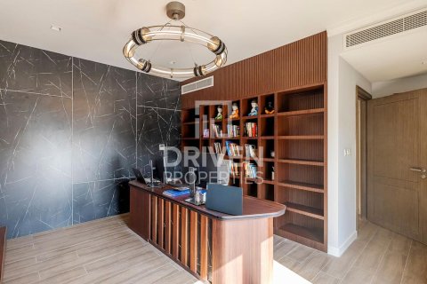 Maison de ville à Jumeirah, Dubai, 4 chambres, 445.47 m², № 126154 - photo 2