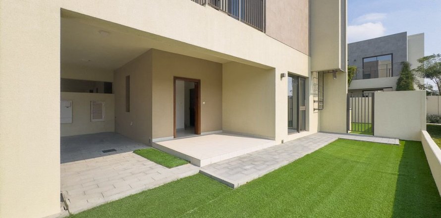 Таунхаус в Дубае, 3 спальни, 144.3м², № 23143