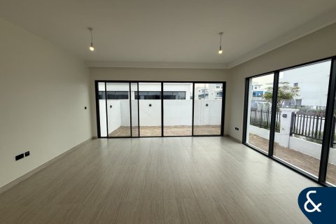 Купить таунхаус в Damac Lagoons, Дубай: 5 спален, 302м², № 75384 - фото 3