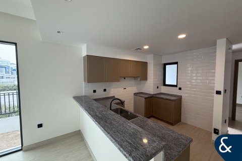 Купить таунхаус в Damac Lagoons, Дубай: 5 спален, 302м², № 75384 - фото 2