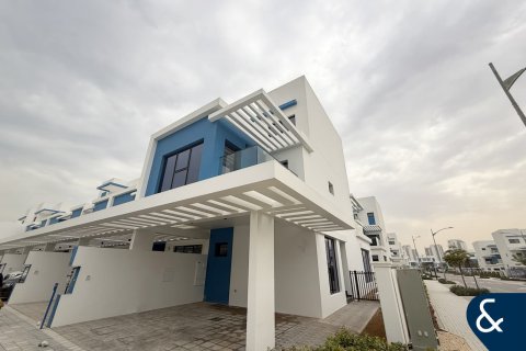 Купить таунхаус в Damac Lagoons, Дубай: 5 спален, 302м², № 75384 - фото 1