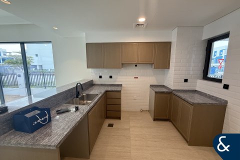 Купить таунхаус в Damac Lagoons, Дубай: 5 спален, 302м², № 75384 - фото 12