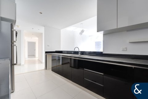 Apartment in Damac Heights, Dubai Marina, Dubai 3 bedrooms, 176 sq.m. № 75387 - photo 9