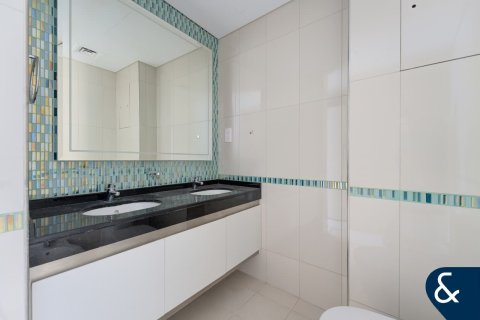 Apartment in Damac Heights, Dubai Marina, Dubai 3 bedrooms, 176 sq.m. № 75387 - photo 10