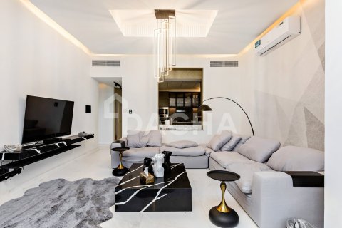 Villa in Jumeirah Islands, Dubai 4 bedrooms, 539 sq.m. № 109773 - photo 6