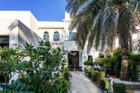 Villa in Jumeirah Islands, Dubai 4 bedrooms, 539 sq.m. № 109773 - photo 22