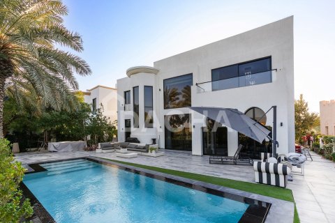 Villa in Jumeirah Islands, Dubai 4 bedrooms, 539 sq.m. № 109773 - photo 19