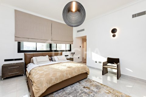 Villa in Jumeirah Islands, Dubai 4 bedrooms, 539 sq.m. № 109773 - photo 13