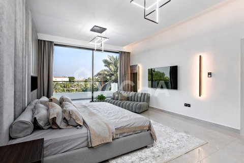 Villa in Jumeirah Islands, Dubai 4 bedrooms, 539 sq.m. № 109773 - photo 17