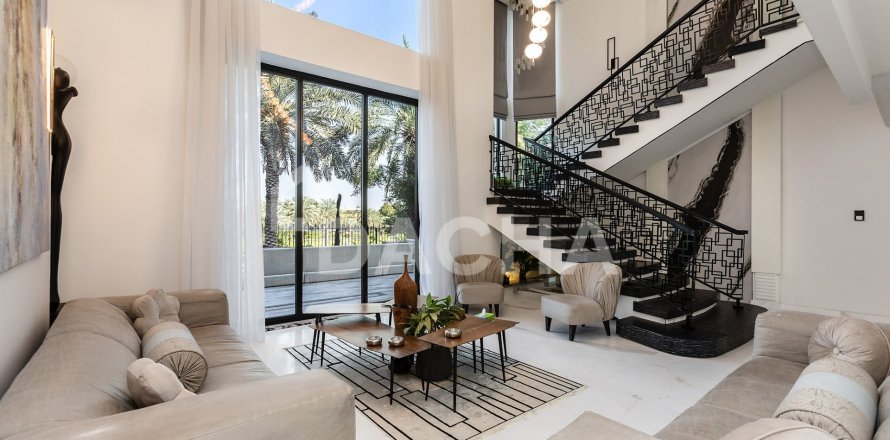 Villa in Jumeirah Islands, Dubai 4 bedrooms, 539 sq.m. № 109773